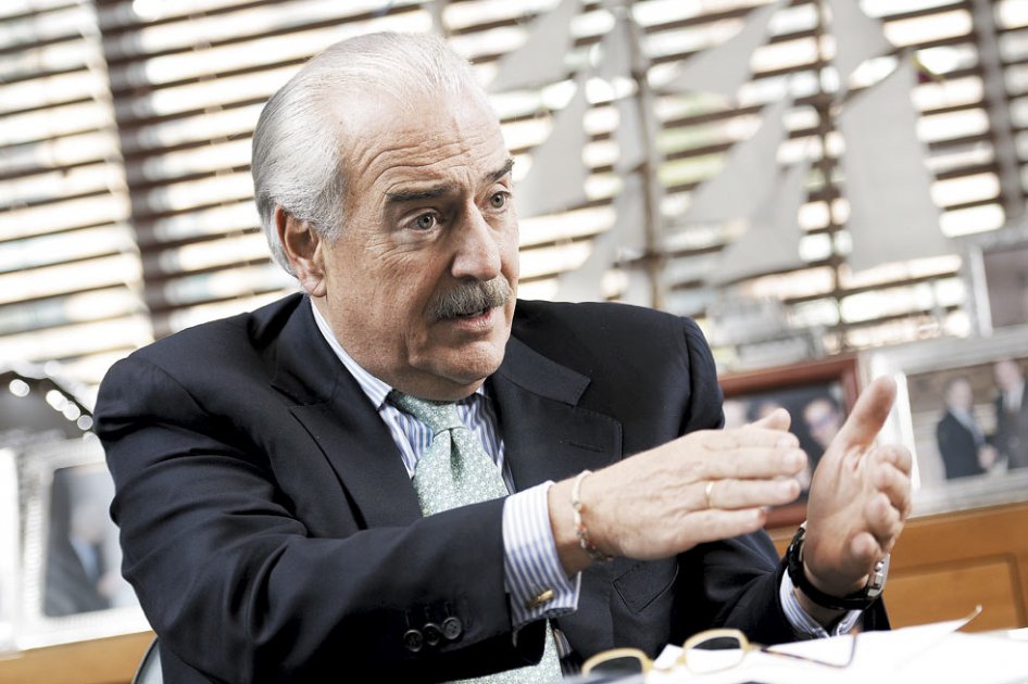 Pastrana pide al Congreso iniciar juicio para destituir al presidente Santos