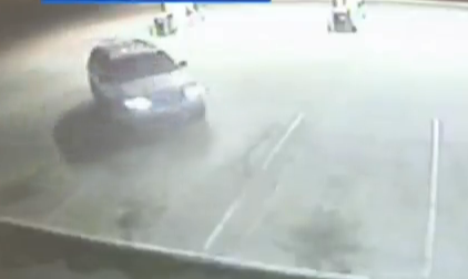 Conductora ebria chocó contra una tienda en Estados Unidos