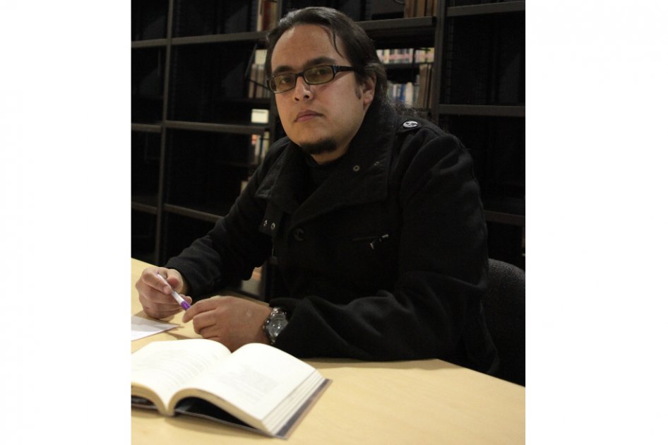 Henry Gómez, Magister en Creación Literaria.