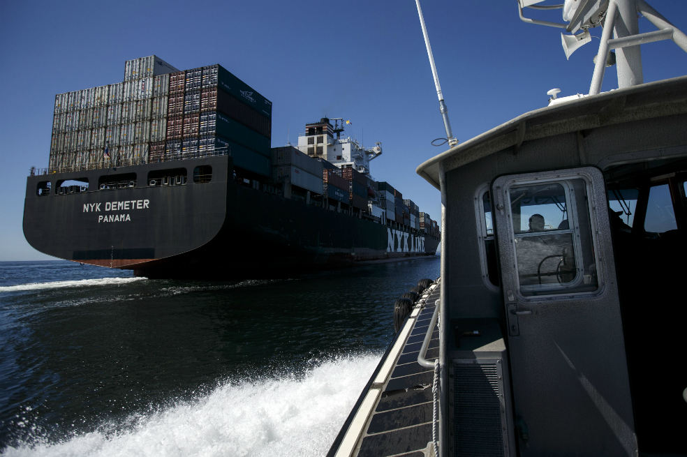 Fabricantes de barcos automatizan astilleros para bajar costos