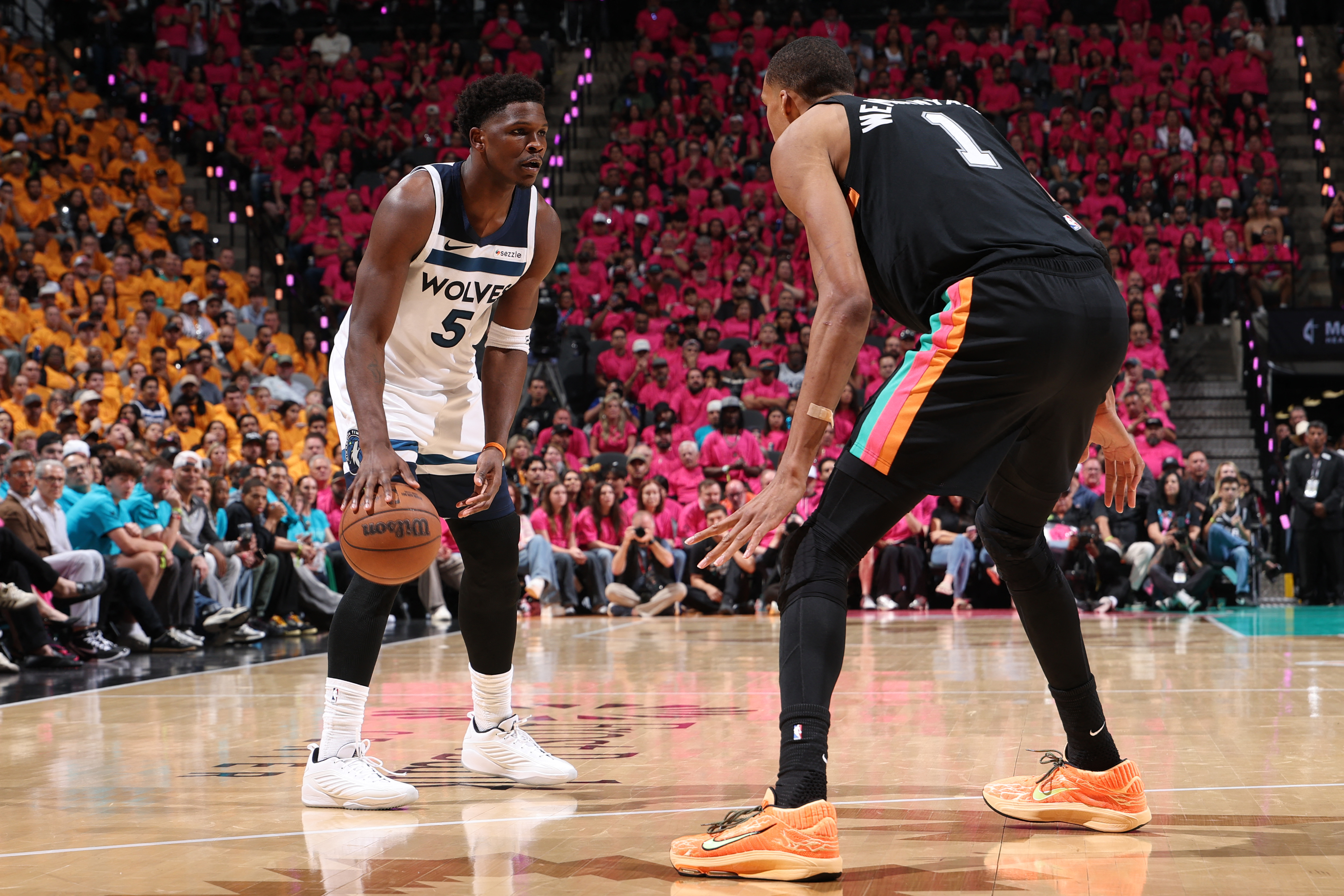 Timberwolves amargó la noche histórica de Wembanyama con victoria clave en la NBA: video
