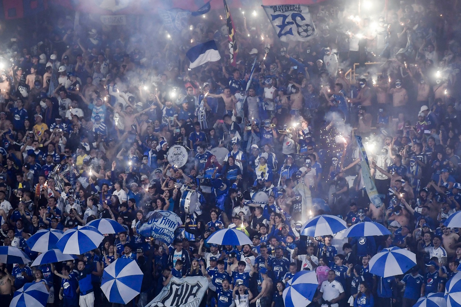 Barras de Millonarios fueron sancionadas por ingresar pólvora en la final