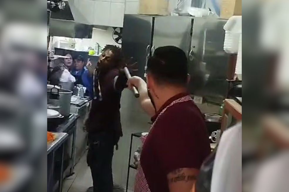 Hombre armado tomó como rehenes a empleados de restaurante de Cali