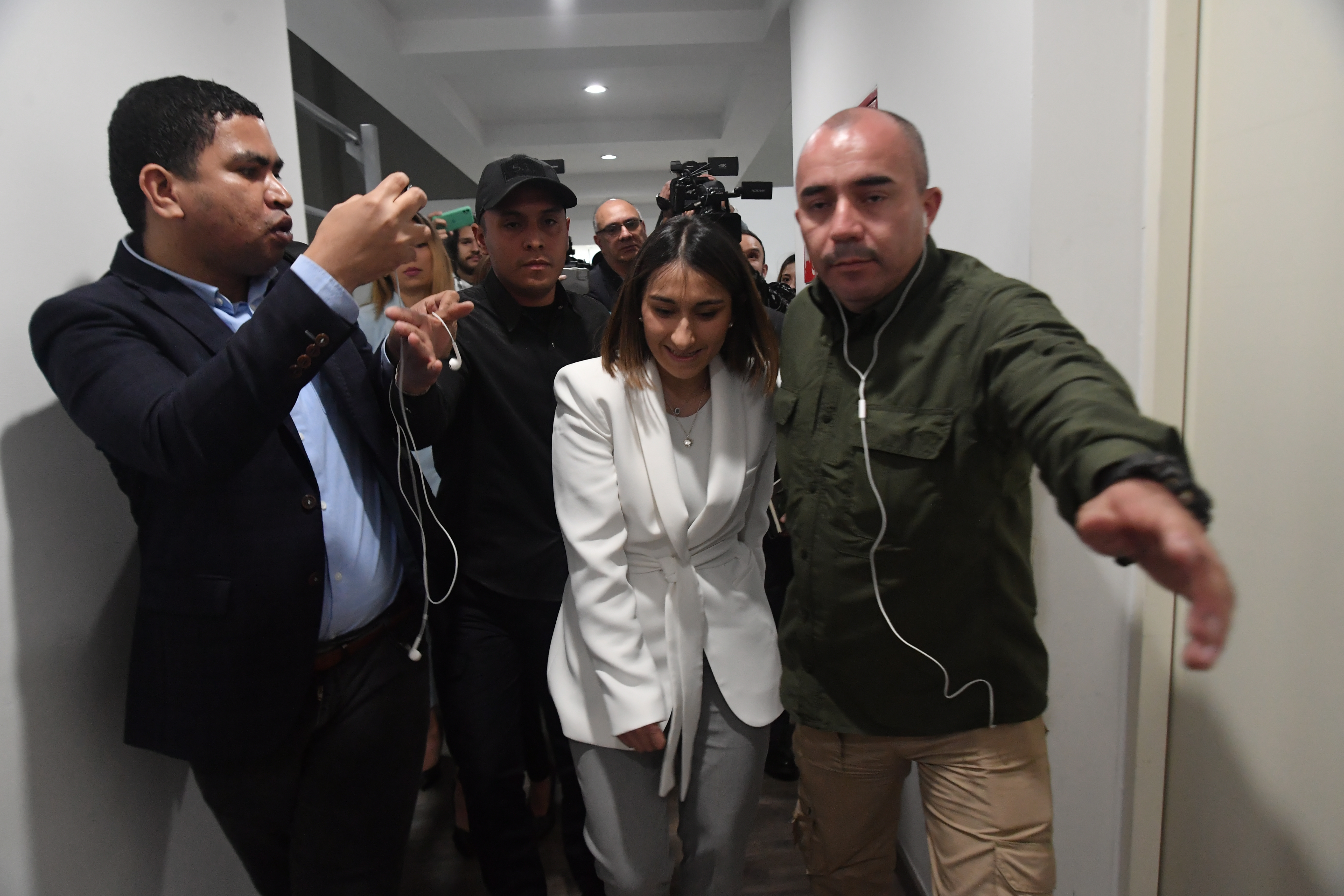 Estos son los policías capturados por chuzadas a la niñera de Laura Sarabia