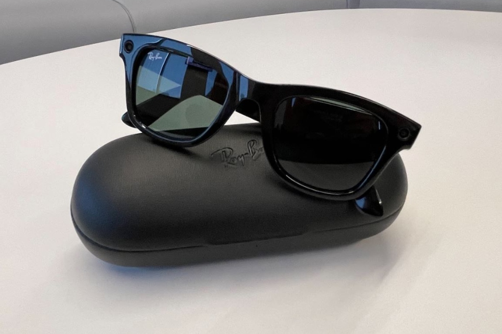 Facebook y Ray-Ban lanzan gafas inteligentes