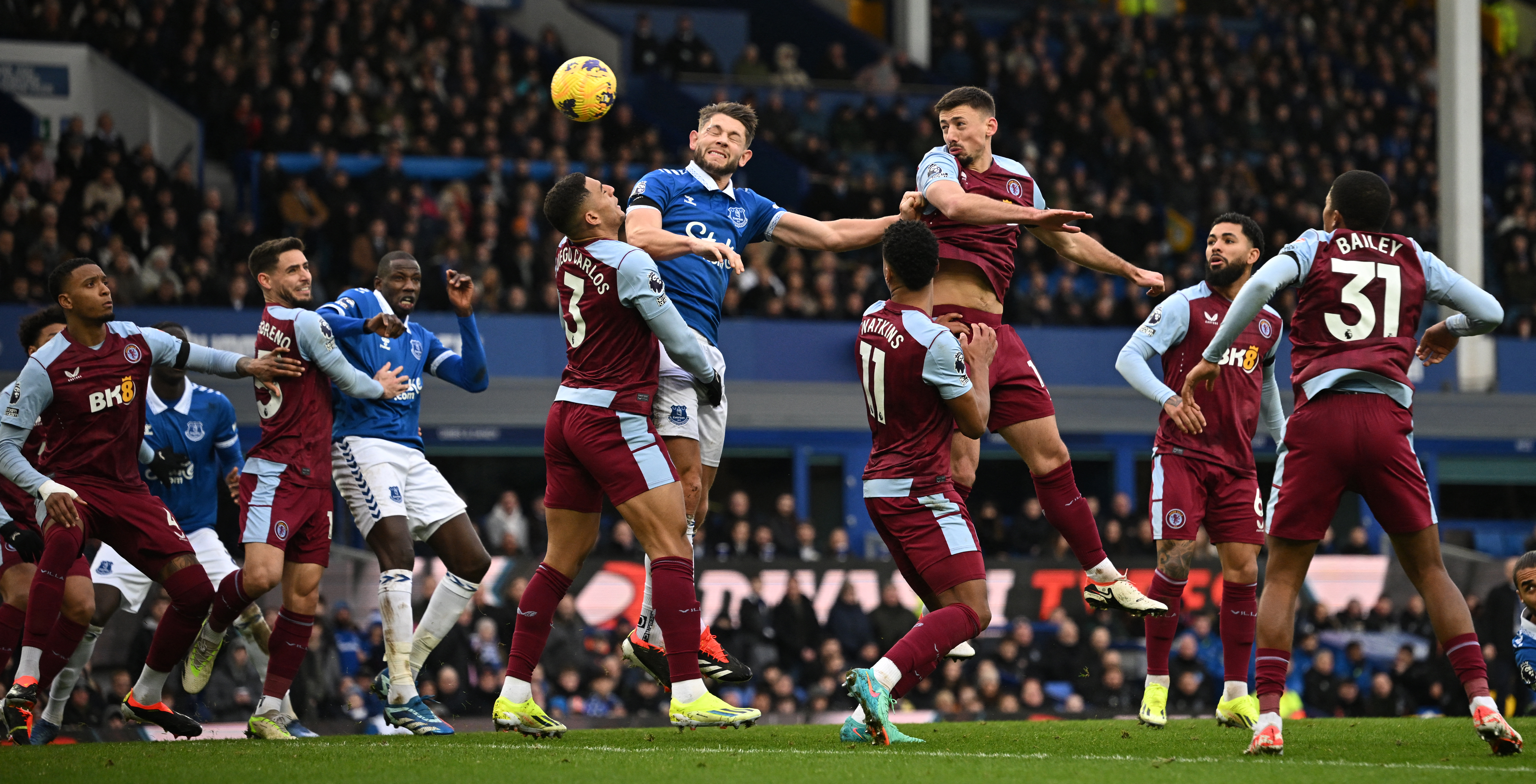 Con Durán en la cancha, Aston Villa dejó escapar la oportunidad y empató con Everton
