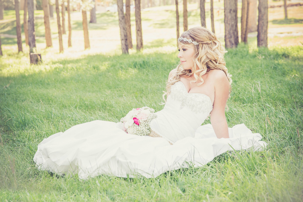Como a Cenicienta, a novias sin vestidos les aparecen hadas madrinas