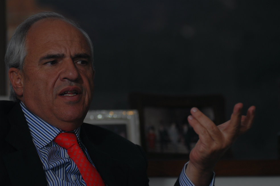 ‘Humanizar la guerra’: Samper