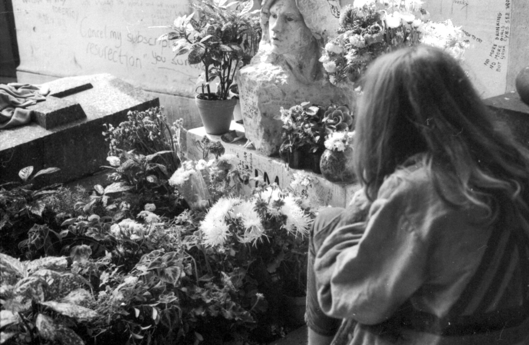 Hallan el busto de Jim Morrison casi cuarenta años después de haber sido robado