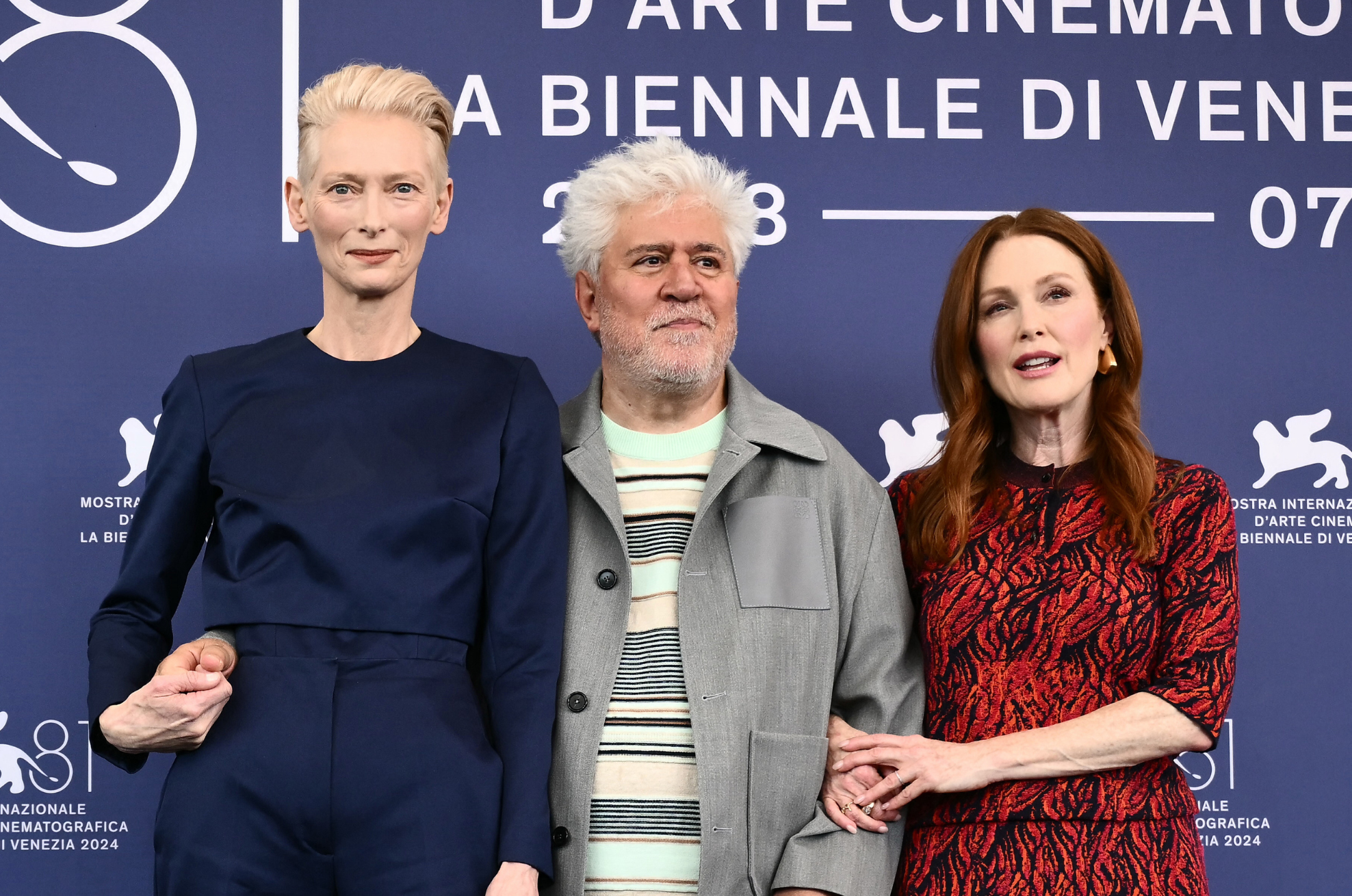 Pedro Almodóvar estrena “La habitación de al lado” en el Festival de Venecia