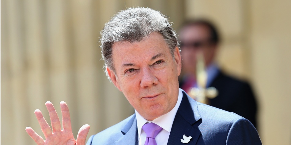 Juan Manuel Santos según su firma