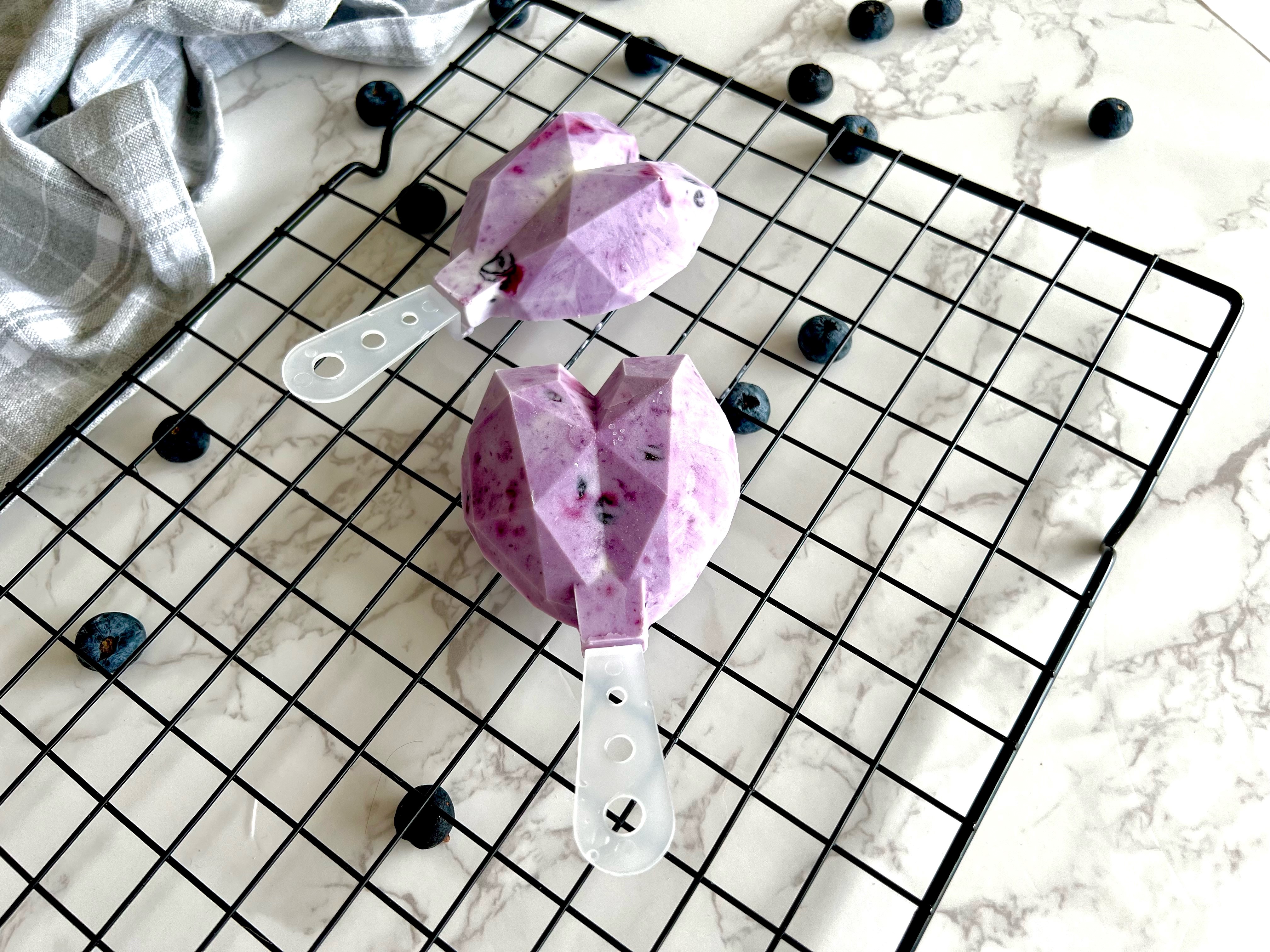 Paleta cremosa de arándanos, la receta ideal para refrescar este domingo