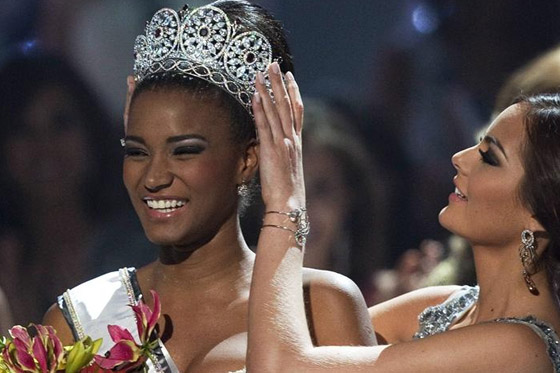 La Miss Universo, Leila Lopes, promete trabajar por África