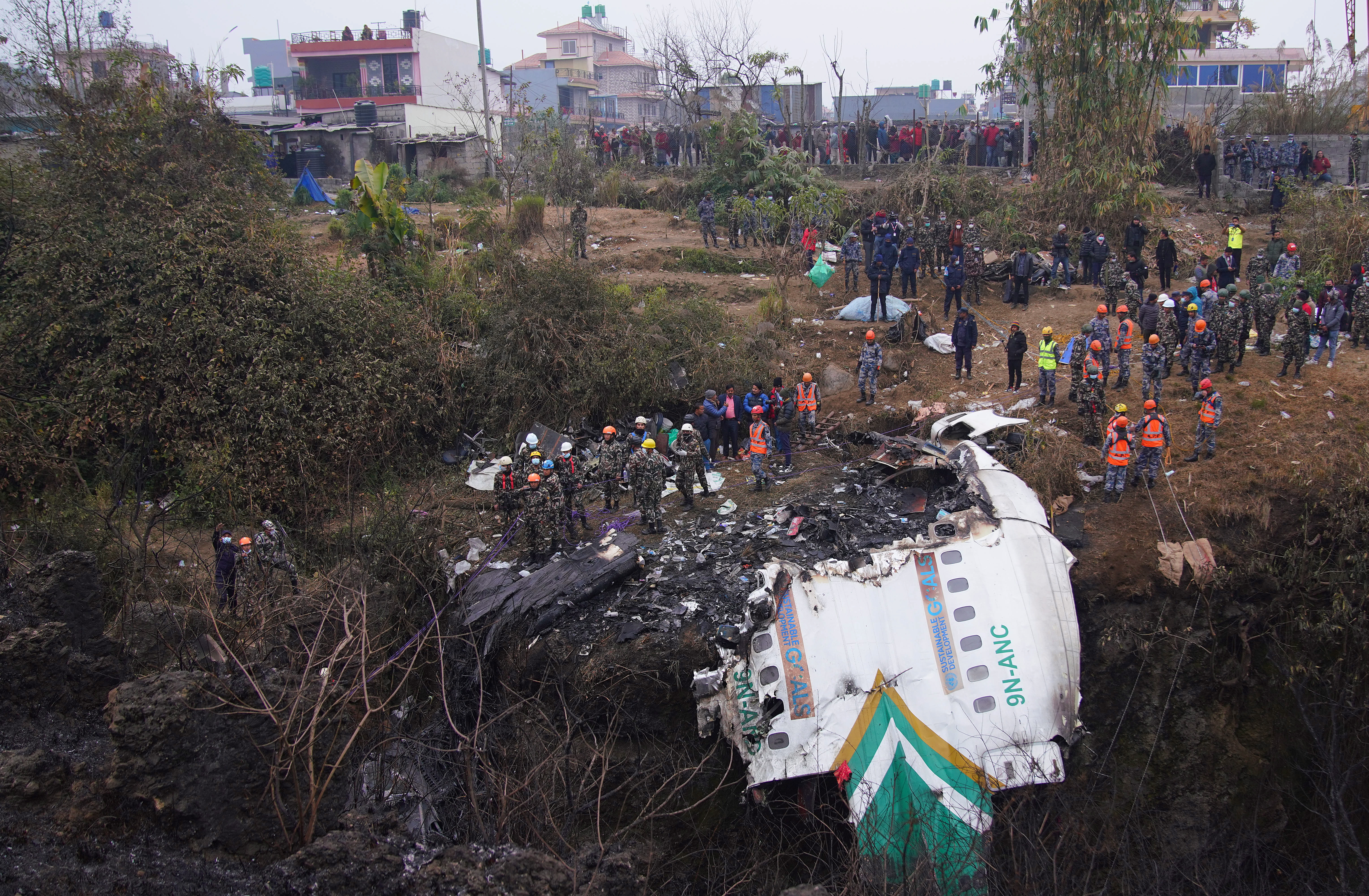 Se inicia entrega de los cuerpos de las víctimas de accidente aéreo en Nepal