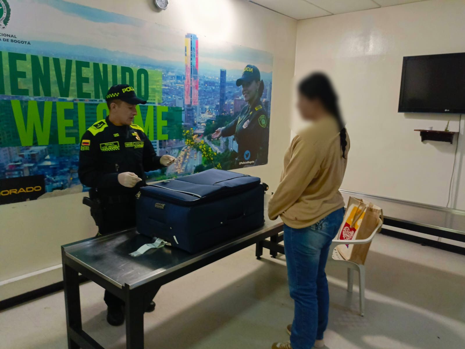 Cayó mujer que pretendía sacar del país 3 kilos de cocaína ocultos en su equipaje