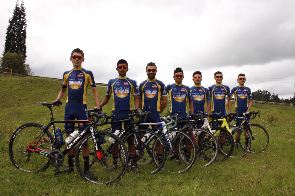 Sueños de juventud, el equipo Sundark Arawak