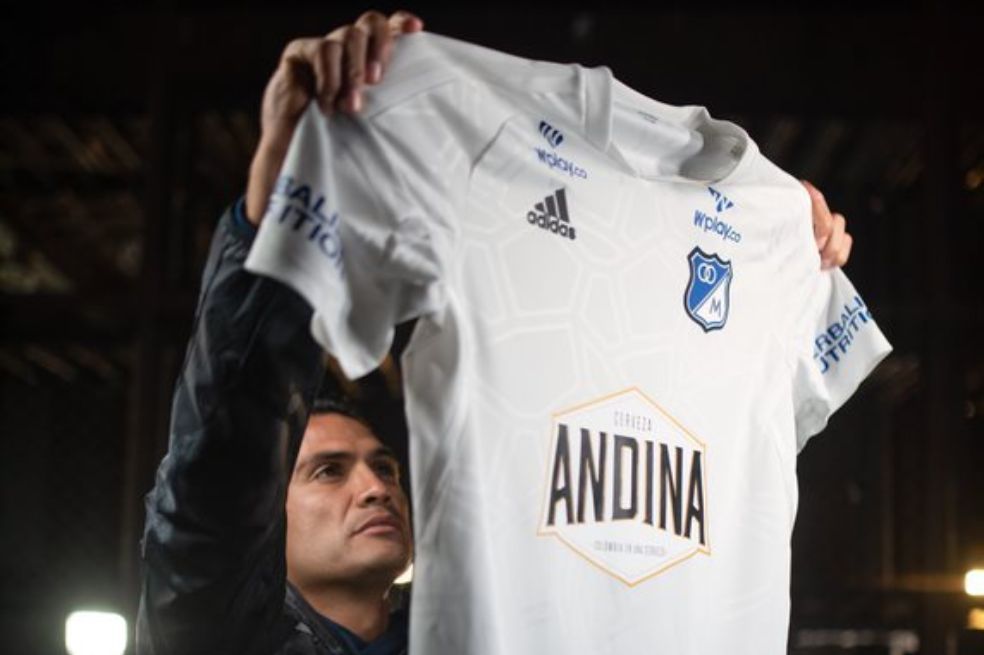 La nueva piel del embajador: Millonarios presentó su camiseta alternativa