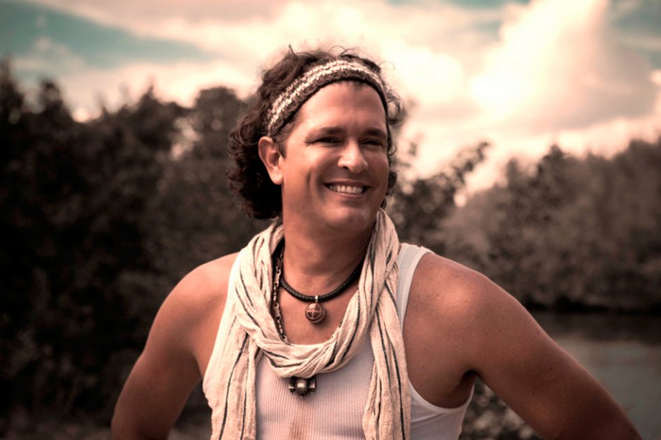 Carlos Vives estrena el video de «Volví a Nacer»