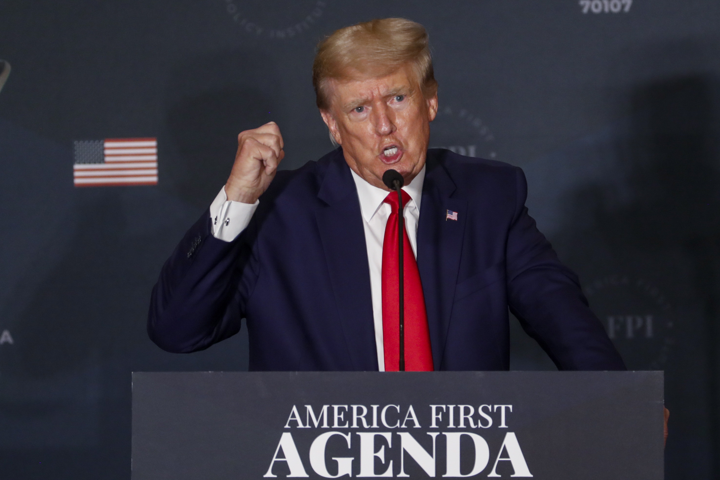 Trump declara en juicio de demanda por difamación tras ser acusado de violación