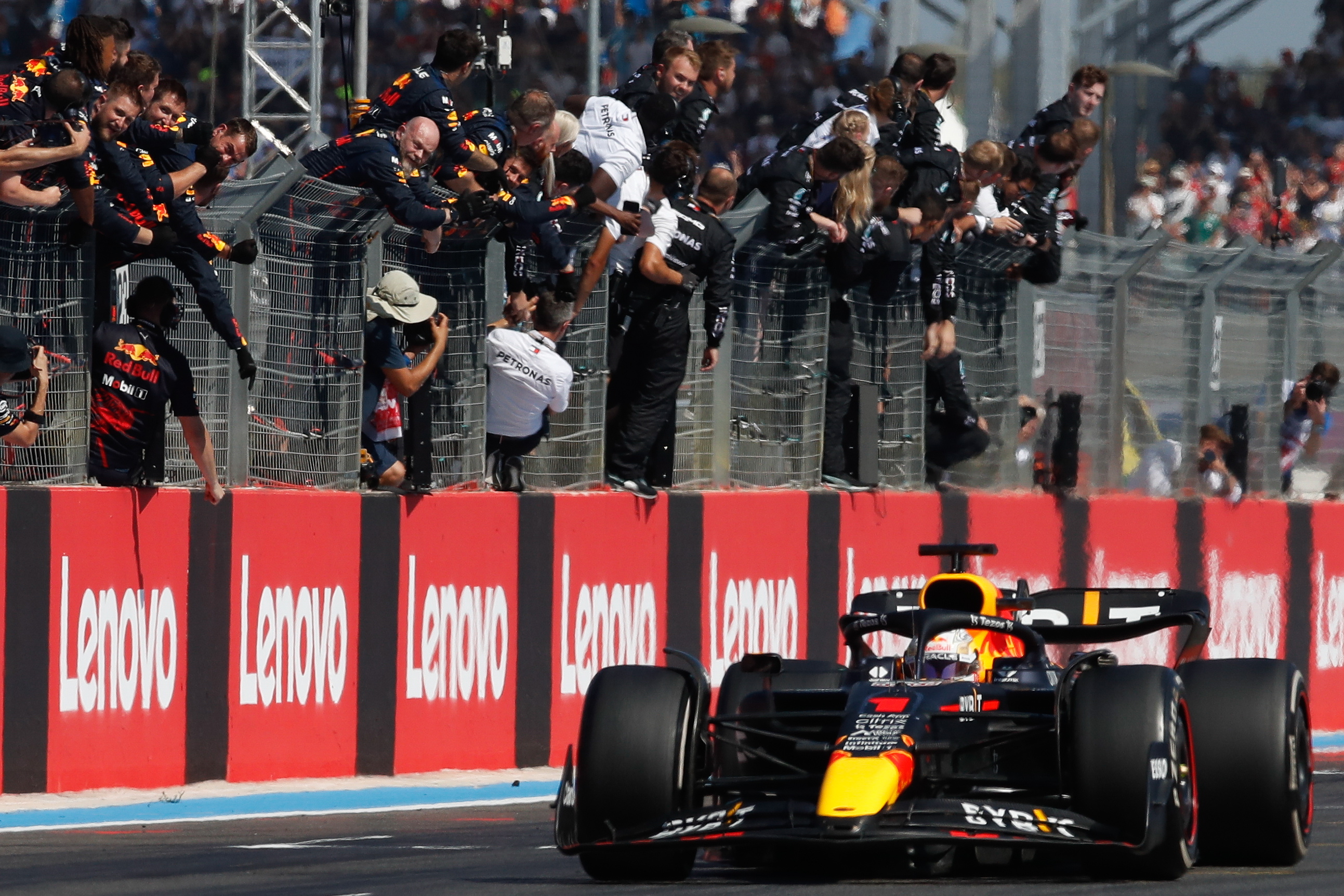 Verstappen ganó en Francia y es cómodo líder de la Fórmula 1