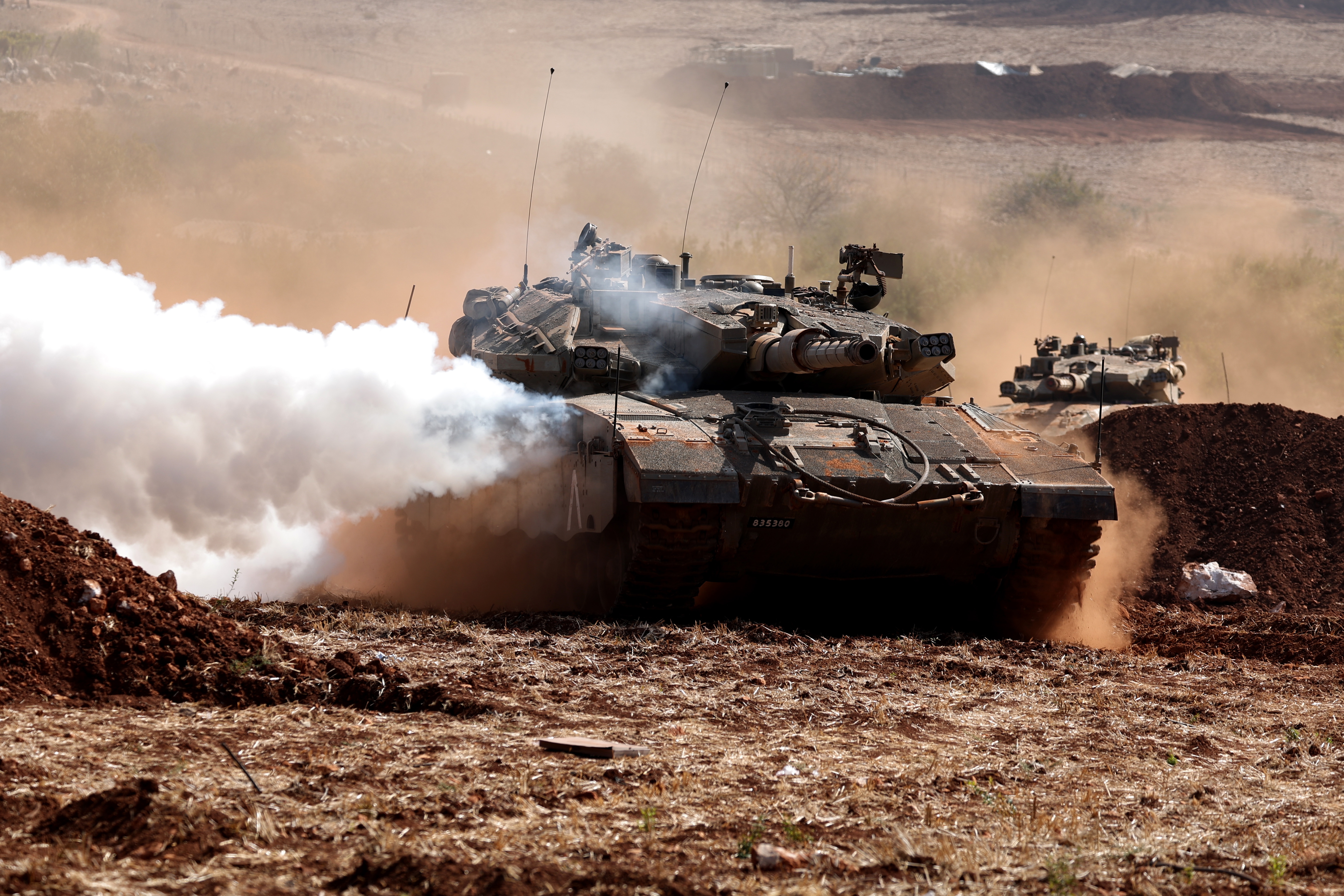 Israel lanza operación con tanques en Gaza para preparar su ofensiva terrestre