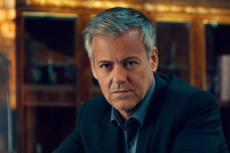 Rupert Graves: “El dinero compra la idea de vivir en una fantasía”