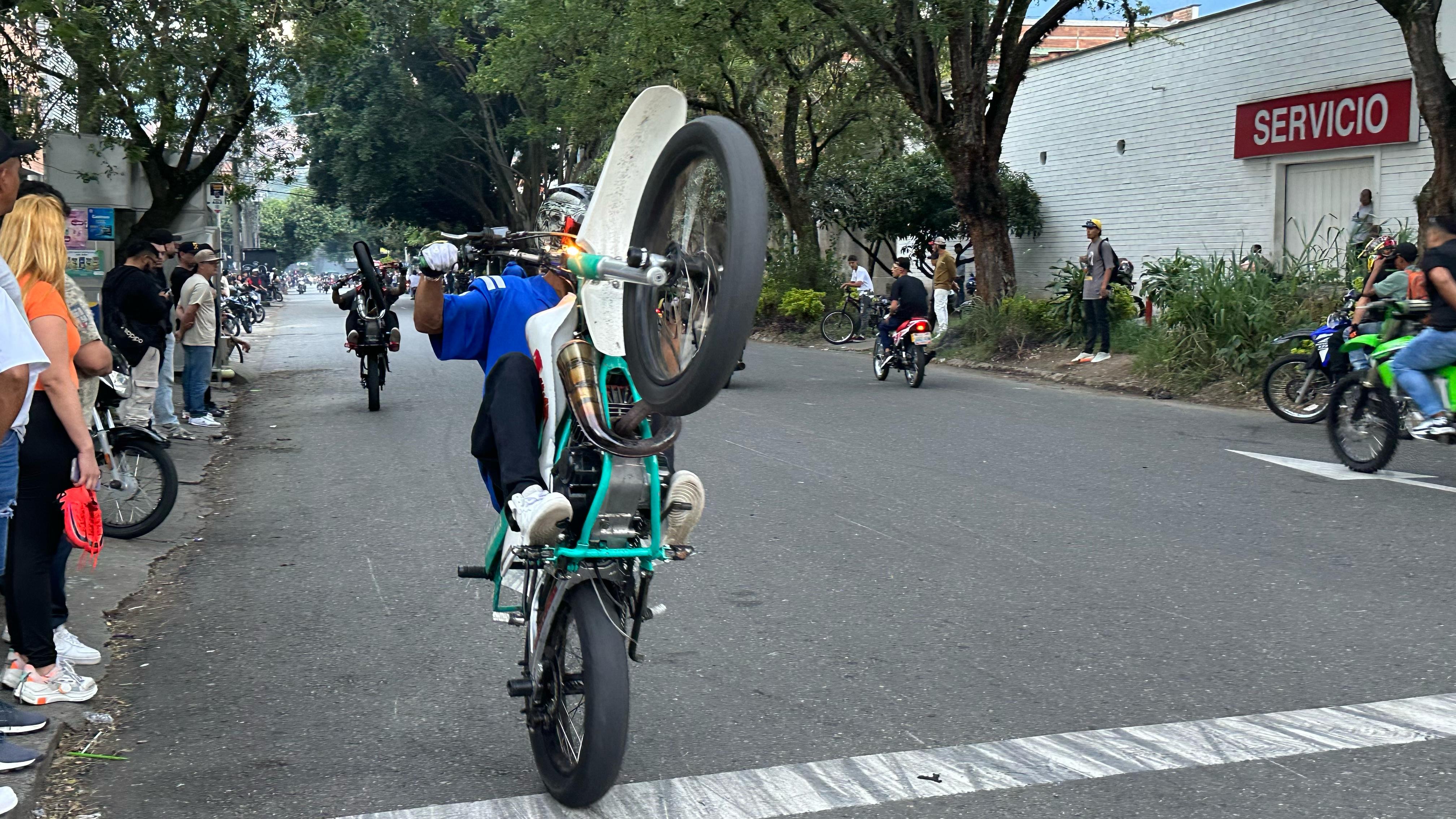 Inmovilizaron 80 motos en operativo contra los piques ilegales en Medellín