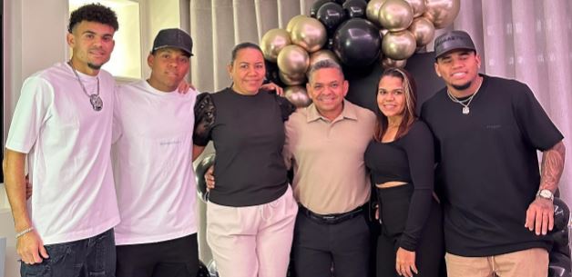 Esta fue la celebración de cumpleaños del papá de Luis Diaz en Inglaterra