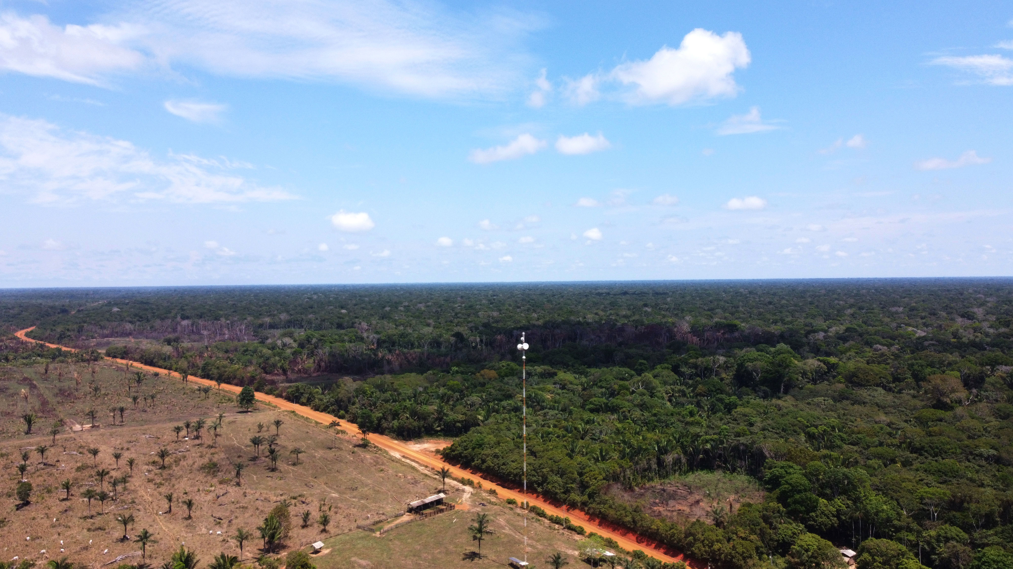 Indígenas Mura, en Brasil  y su lucha por proteger la Amazonia su territorio.