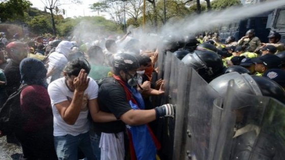 Human Rights critica medida que permite a militares venezolanos reprimir protestas