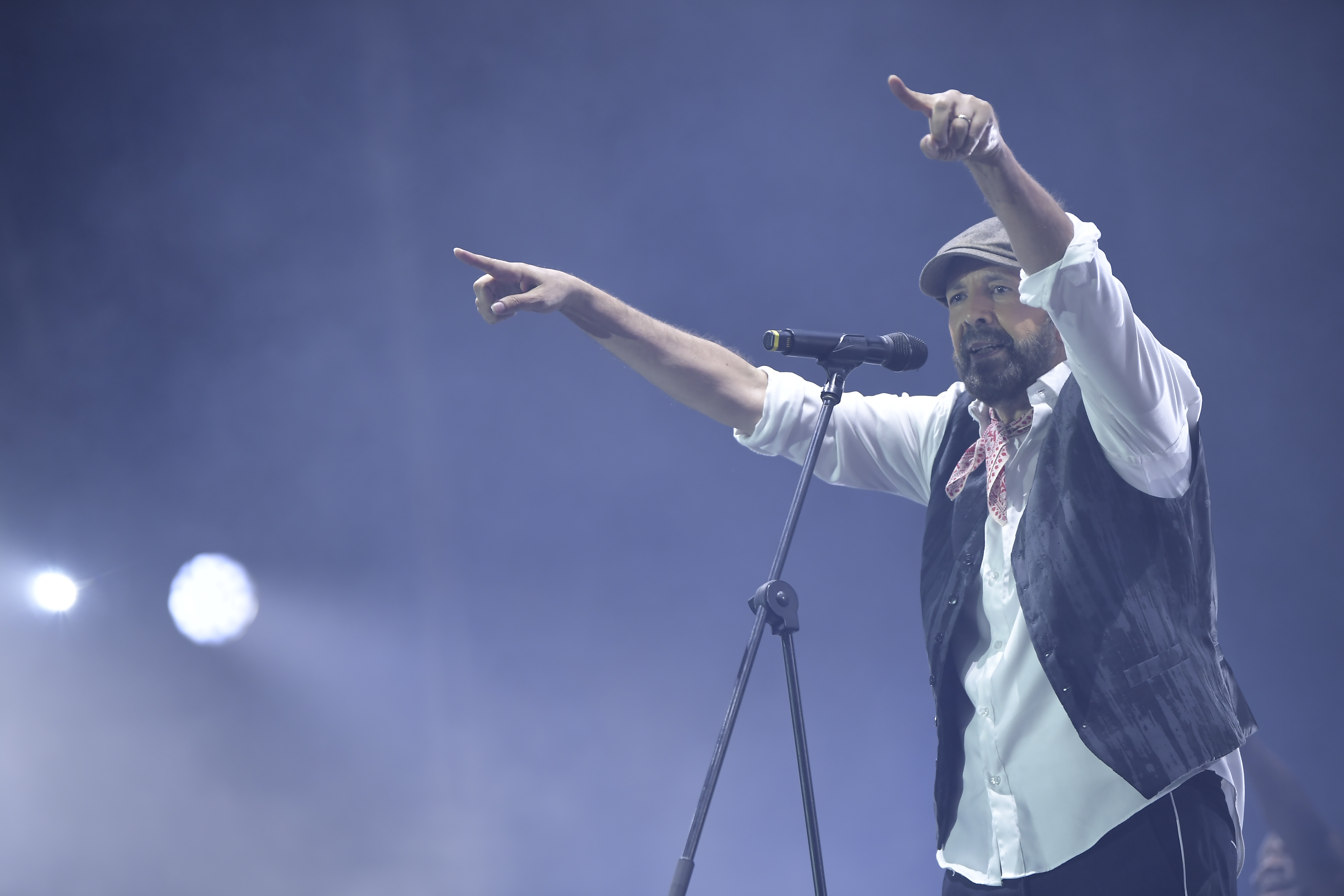 Cantante, arreglista, músico y productor musical dominicano, en el Festival Cordillera 2024 que se realizó en el parque Simón Bolívar de Bogotá.