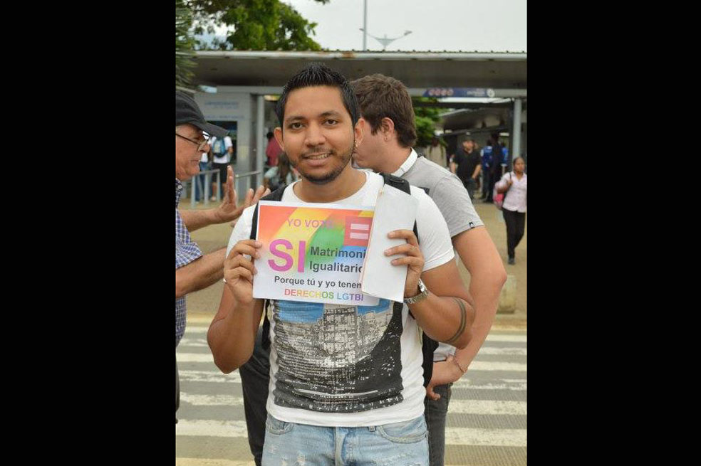 Tutela ordena a notario celebrar boda gay