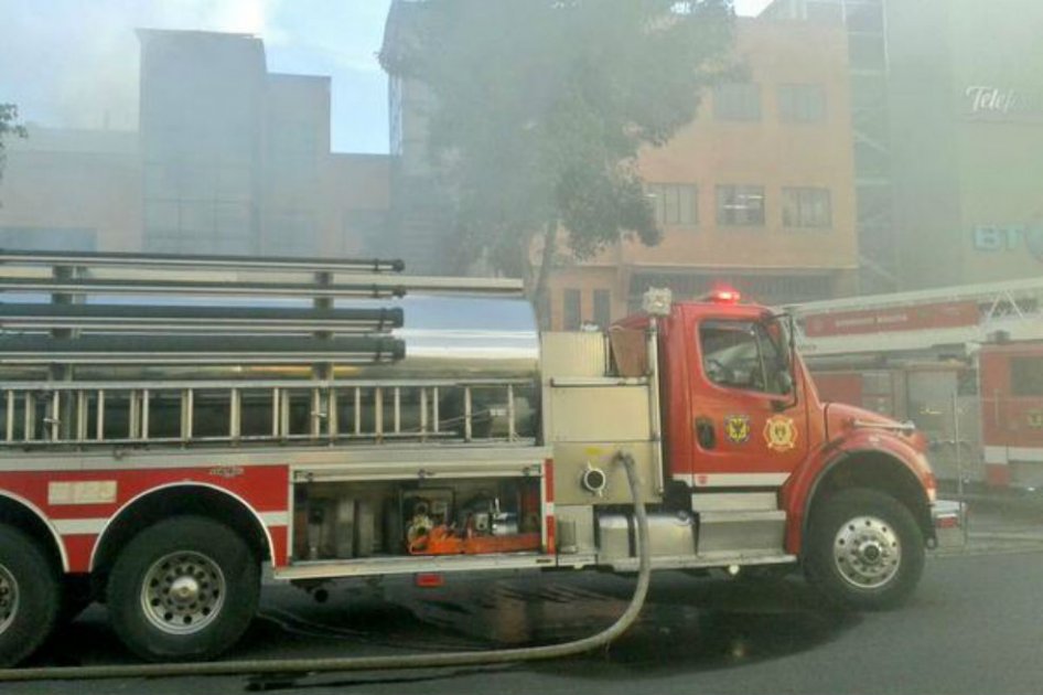 Controlado incendio en bodega de Fontibón