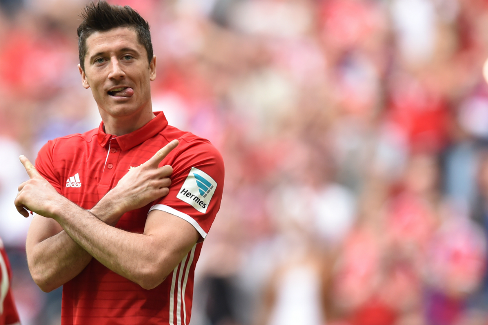 Rummenigge: "Apuesto cualquier cosa a que Lewandowski seguirá en el Bayern"