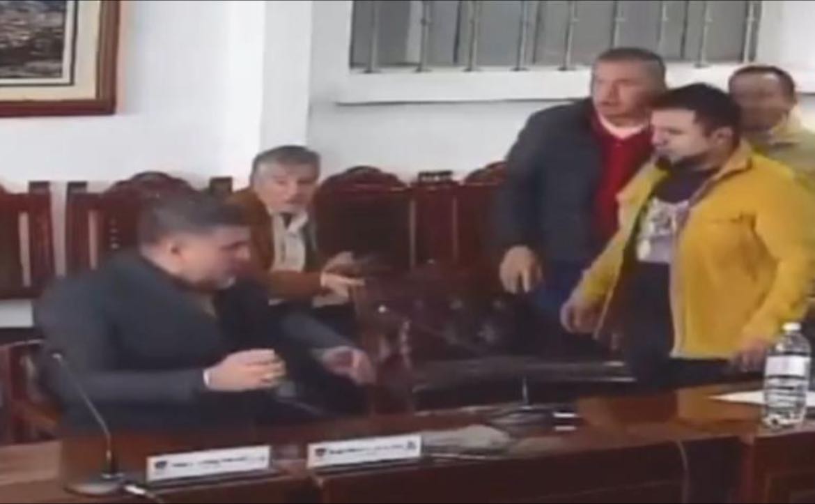Sesión del Concejo de Pasto terminó en golpes entre cabildantes
