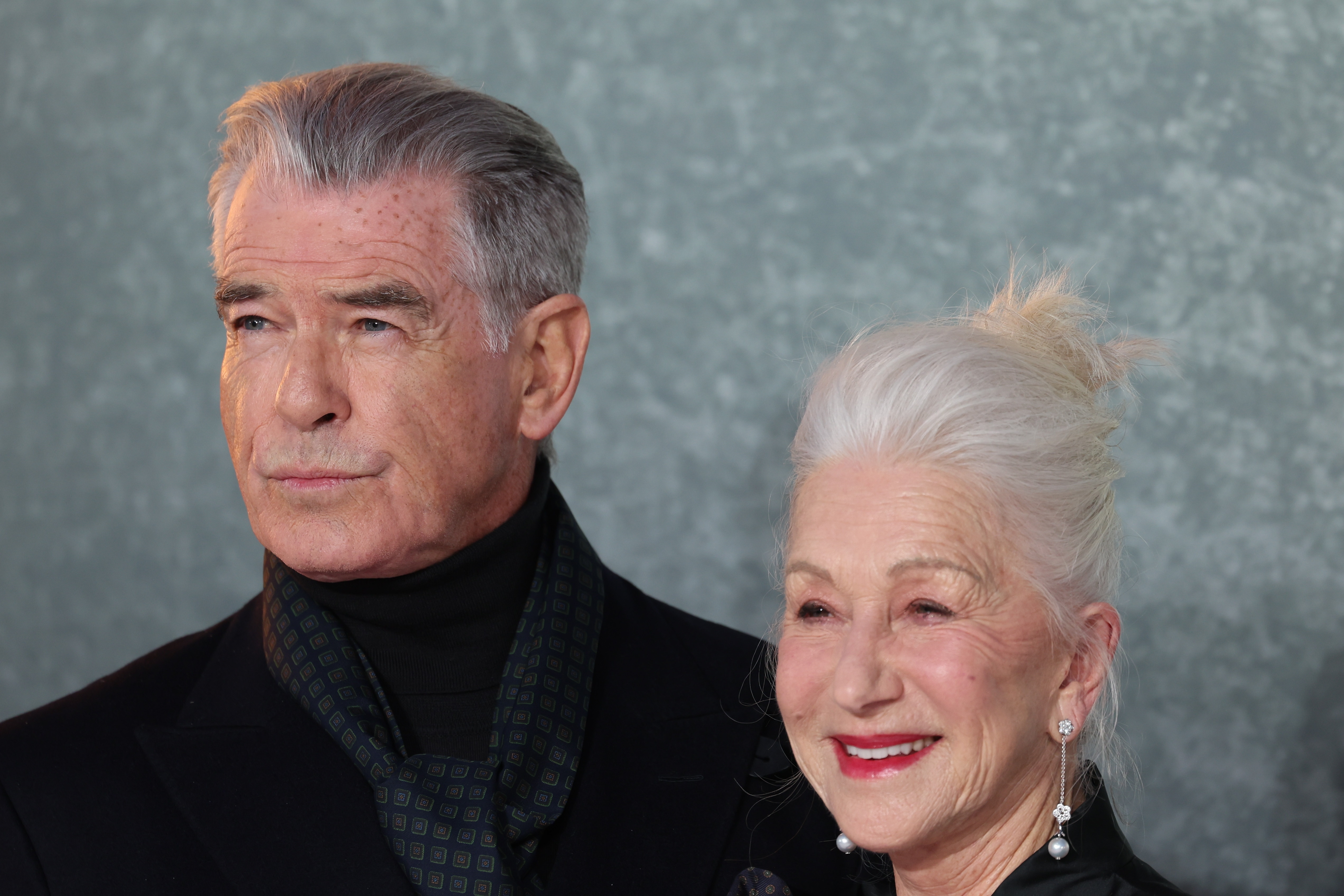 Helen Mirren, de 80 años, revela rutina física de 12 minutos para mantenerse