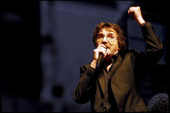 Charly García celebrará sus 59 años con amigos y un fan