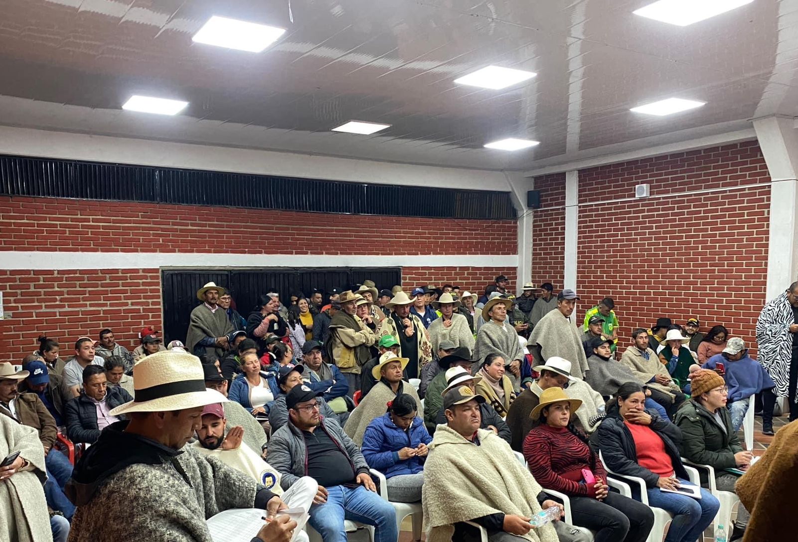 Paro campesino: acuerdan paso parcial en Los Curos, en Santander