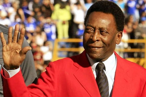 Pelé, de nuevo en la clínica