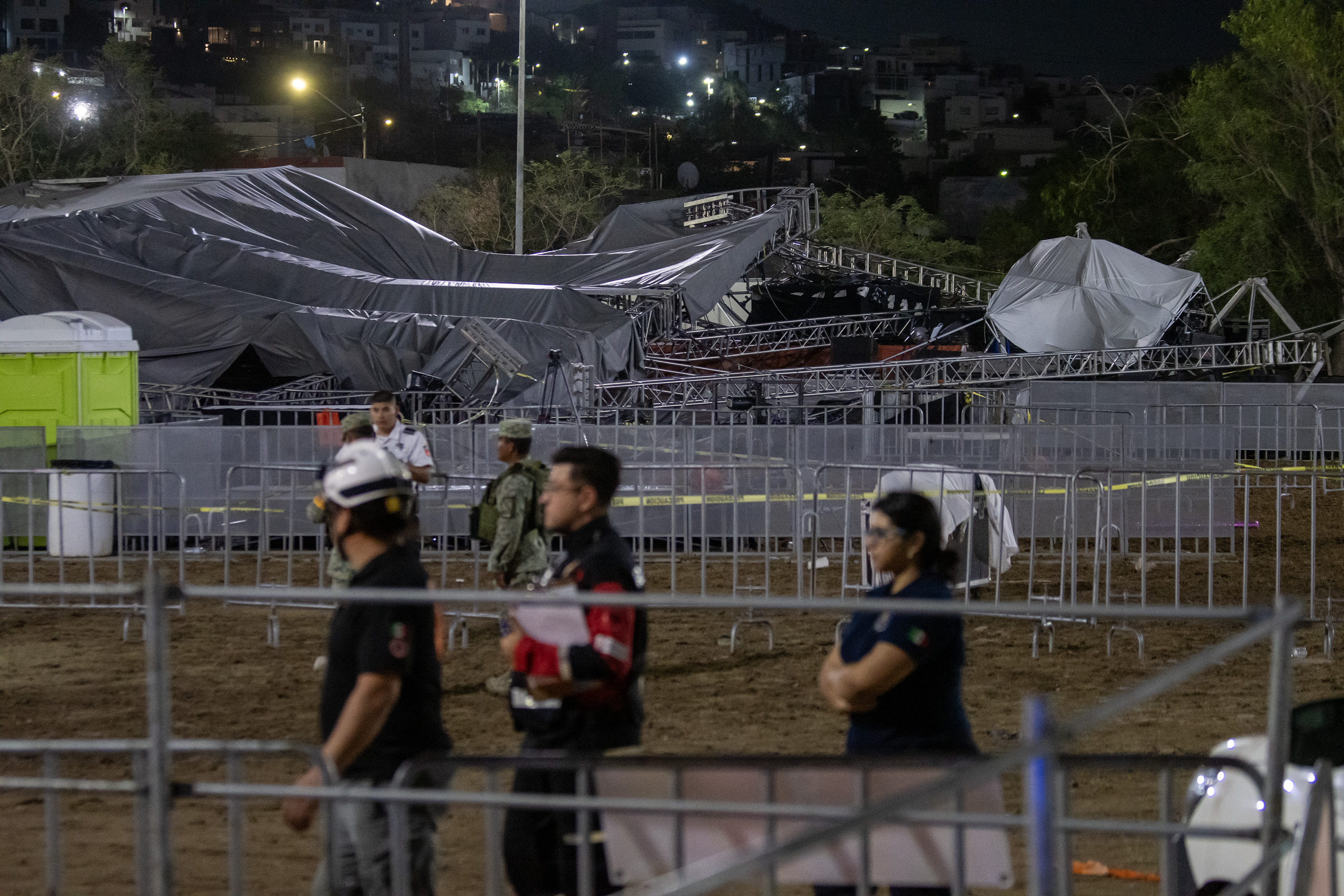 Tragedia en México: nueve muertes por la caída de una tarima de campaña presidencial