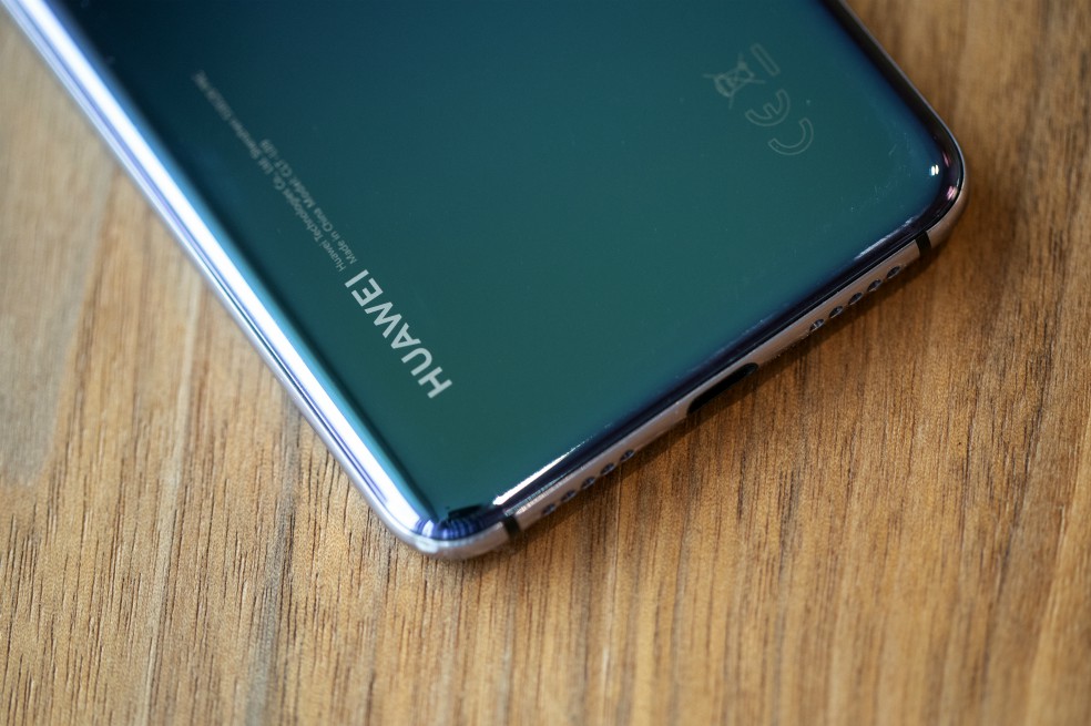 Facebook suspende preinstalación de sus aplicaciones en dispositivos Huawei
