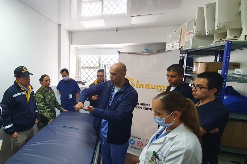 Camas hospitalarias con sello militar para atender la pandemia