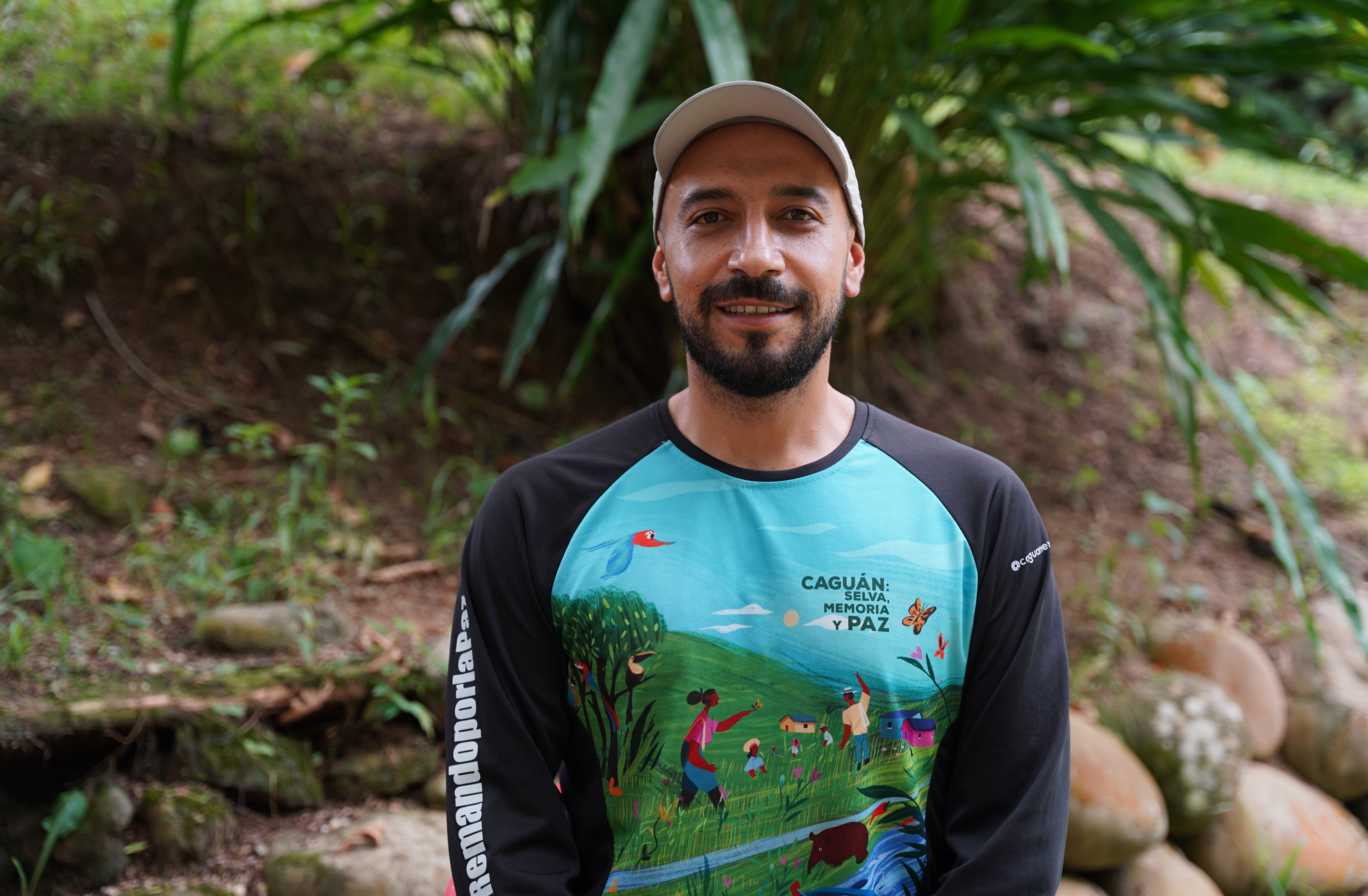 Carlos Ariel García hace parte de Caguán Expeditions y Remando por la Paz.
