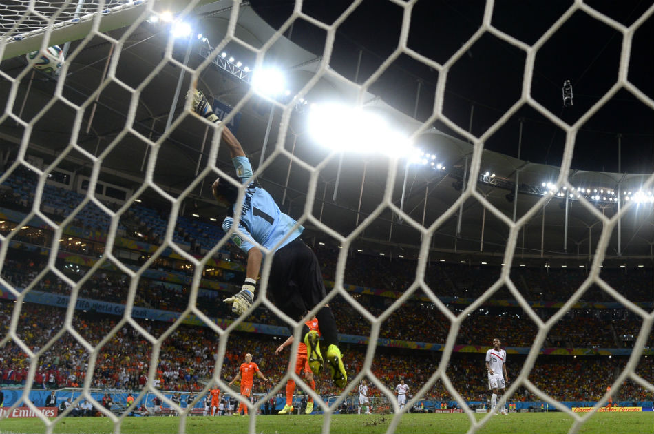 Romero, Neuer y Navas candidatos al premio guante de oro del Mundial