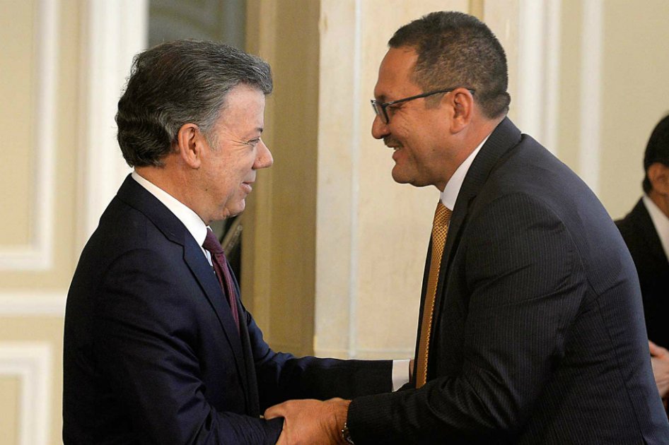 Santos pide a Senado resolver caso Pretelt y a Consejo de Estado decidir sobre Procurador