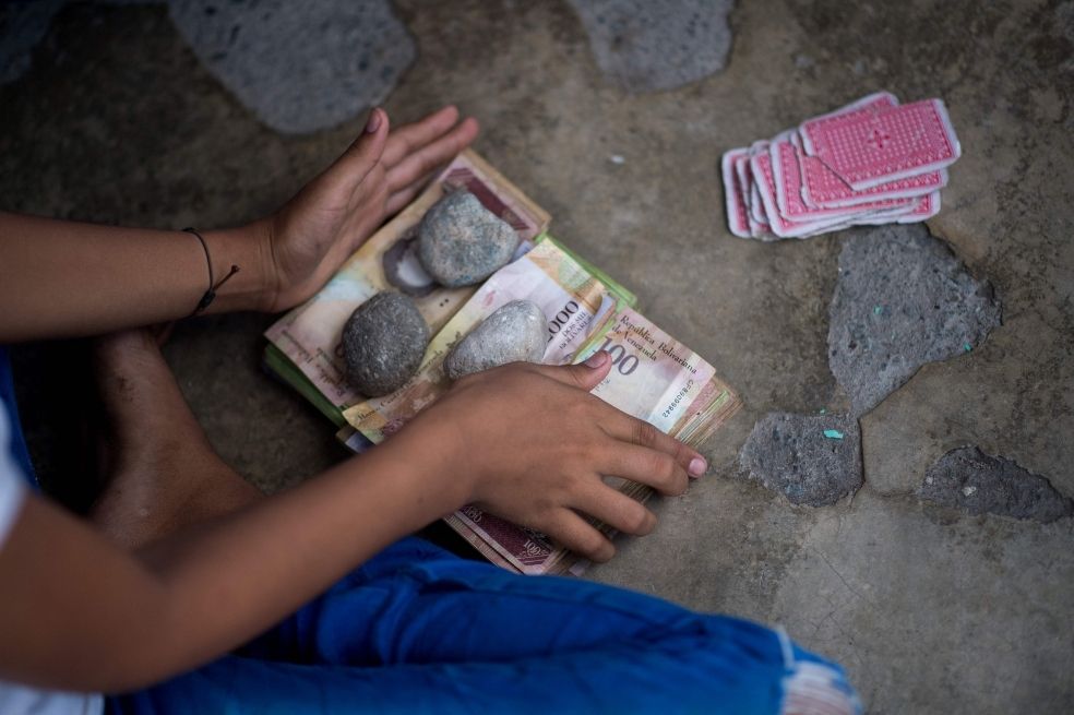 Abecé del bolívar en Venezuela, la hiperinflación y la eliminación de los ceros
