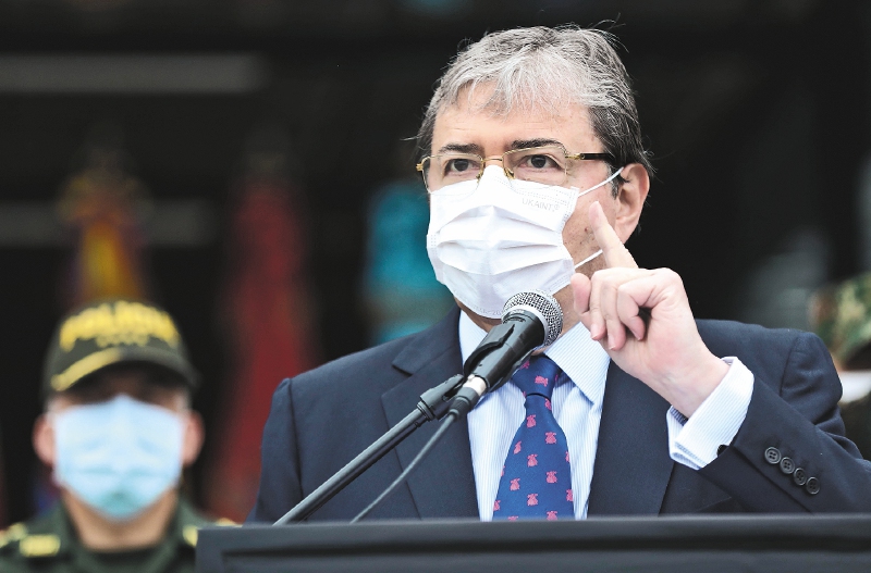 Ministro de Defensa desmintió rumores de que renunciaría al cargo