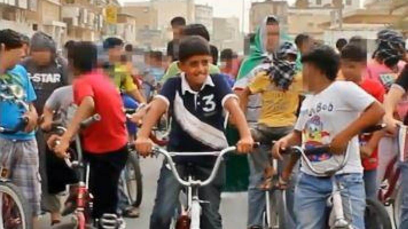 La historia del joven que puede ser crucificado por una protesta en bici cuando tenía 10 años