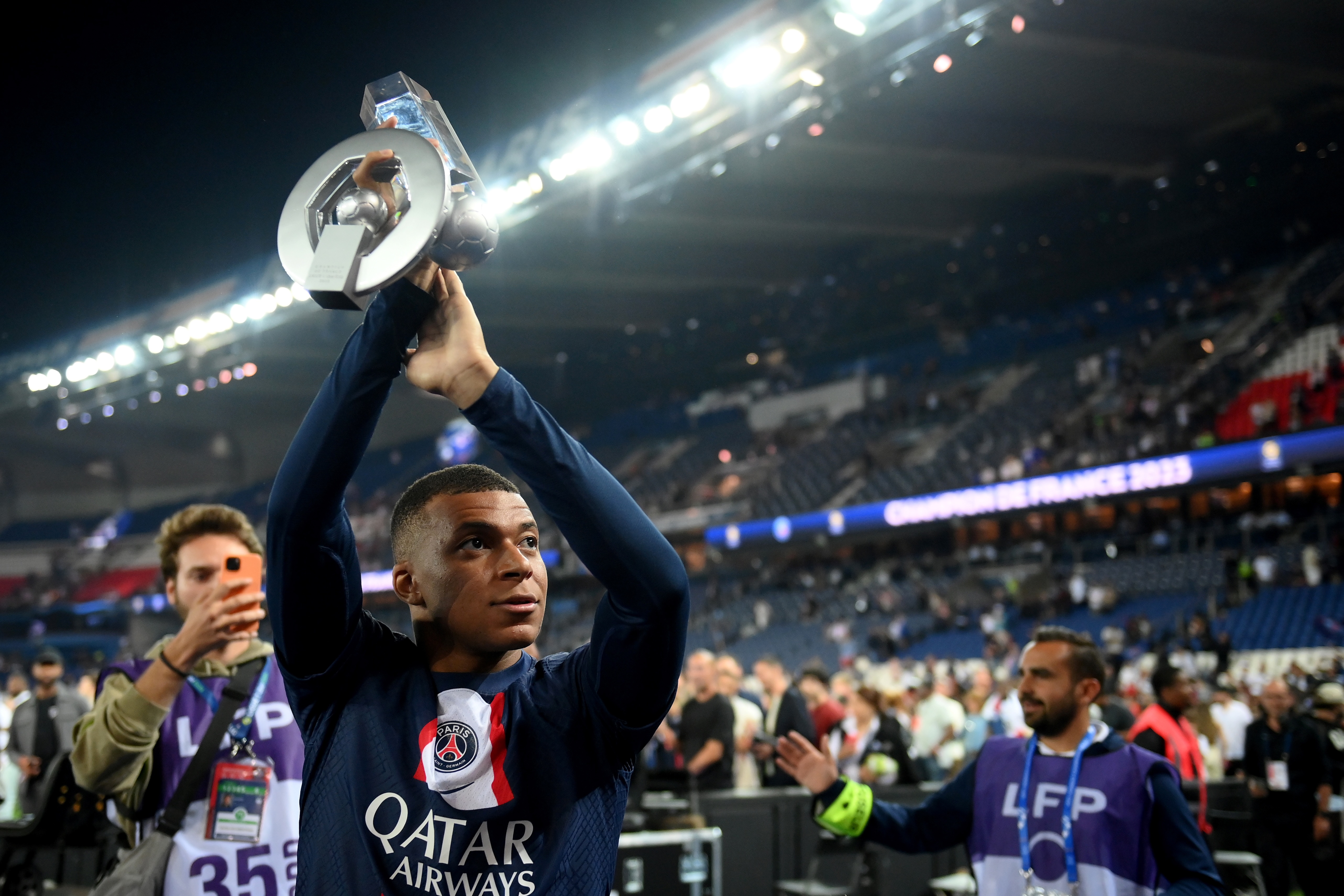 Kylian Mbappé no quiere renovar y puso en un dilema al París Saint-Germain