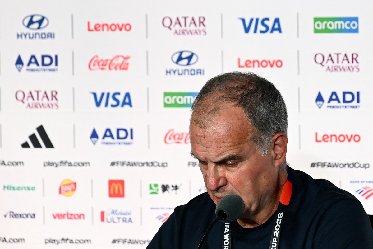 El loco en su laberinto: ¿qué pasa con Marcelo Bielsa y la selección de Uruguay?